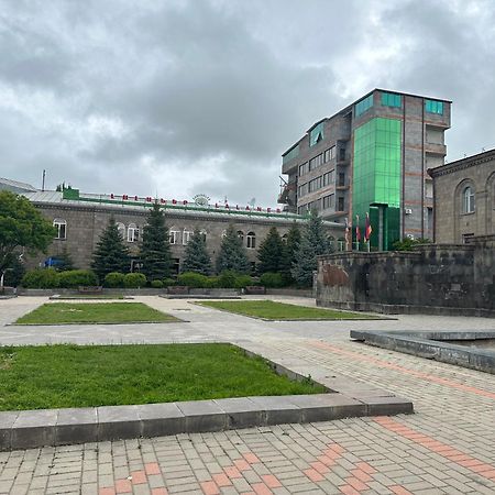 Lalaner Hotel Sisian Exterior photo